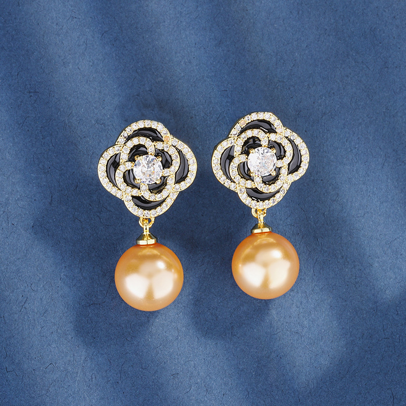 2024 nuevo estilo Zhuang Shengsheng joyería fondo de cobre chapado en oro con incrustaciones de perlas temperamento camelia traje femenino 16-14mm