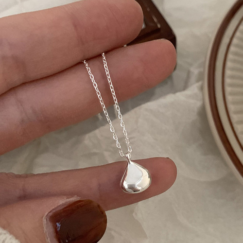 Fanning Droplet Necklace for Women - High-end Design, Beadless Collar Chain, Unique, Simple, Versatile, Cool Style, Elegant Choker