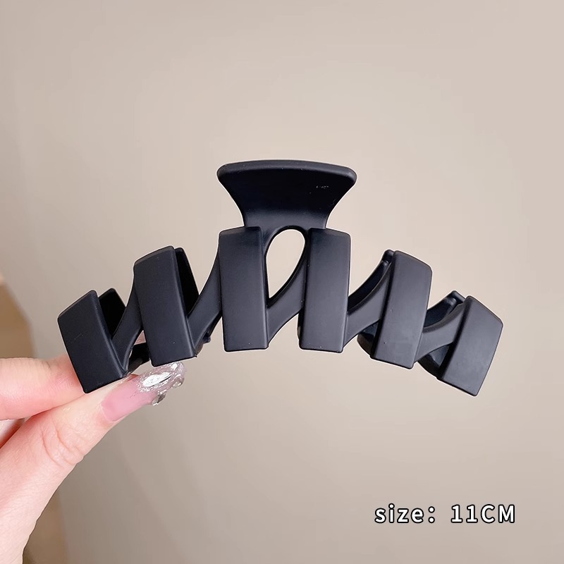 Clip de tiburón negro Clip de agarre de sentido avanzado femenino Horquilla grande en la parte posterior de la cabeza 2025 nuevo clip para el cabello tocado rasgador para el cabello