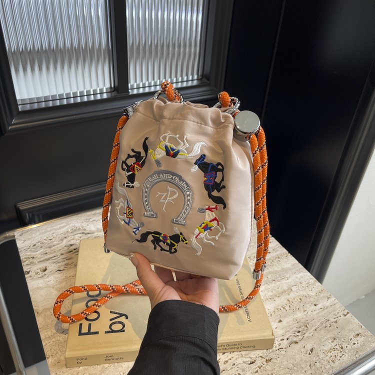 Te traemos nuevas tendencias, bolsos de moda