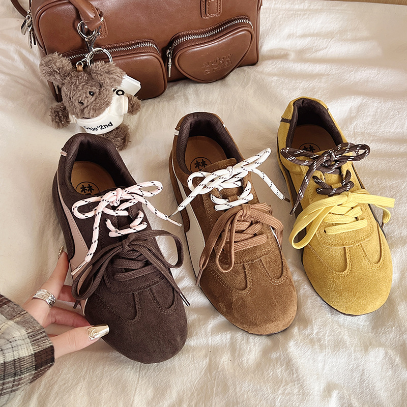 Shoelaces with hidden heel