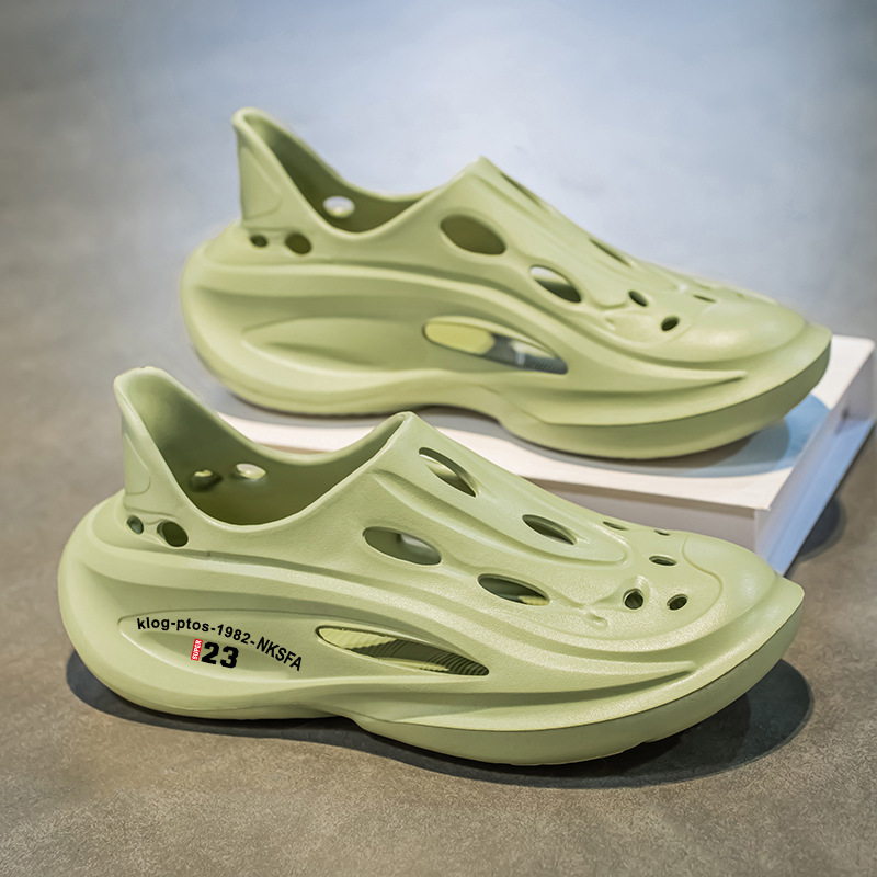 Zapatos transfronterizos de gran tamaño con agujeros para hombres, uso exterior de verano, antideslizante, Baotou, sandalias de playa con sentido de la mierda para hombres