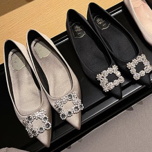 2025真丝绸缎单鞋春秋新款RV女鞋浅口尖头水钻方扣平底鞋女雪花扣