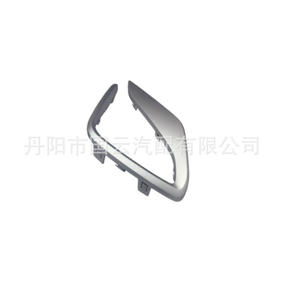 Fog Light Frame Trim Strip, Light frame - 22-tiguan-pa-fog-light-frame-bright-strip-right