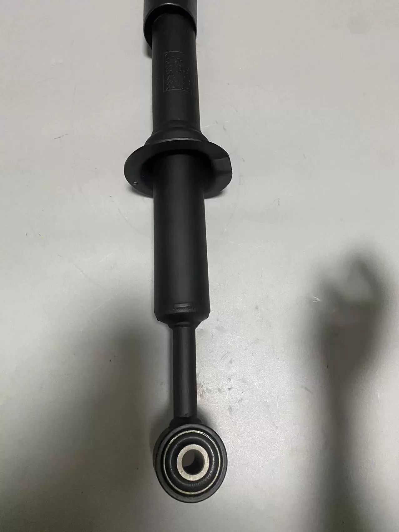 [批发汽车零件悬架减震器：48510-09J90用于HILUX VIGO KUN25]