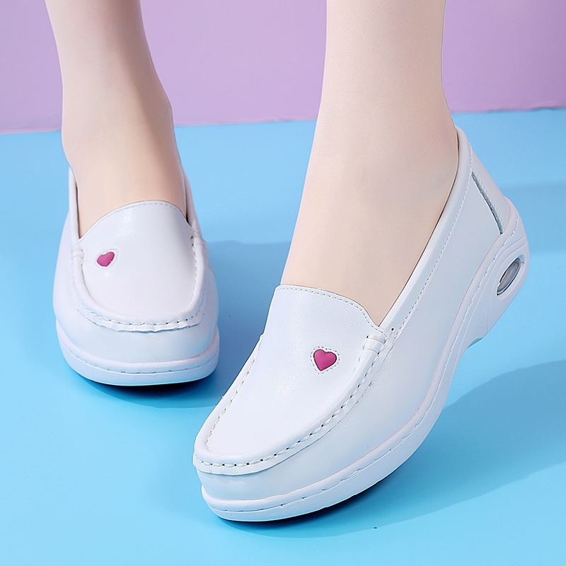 Spring and Autumn New Nurse Shoes, Women's Soft Soles, Non Stinky Feet, Leisure Genuine Leather, One Step Work Shoes Factory Wholesale Foreign Trade Order