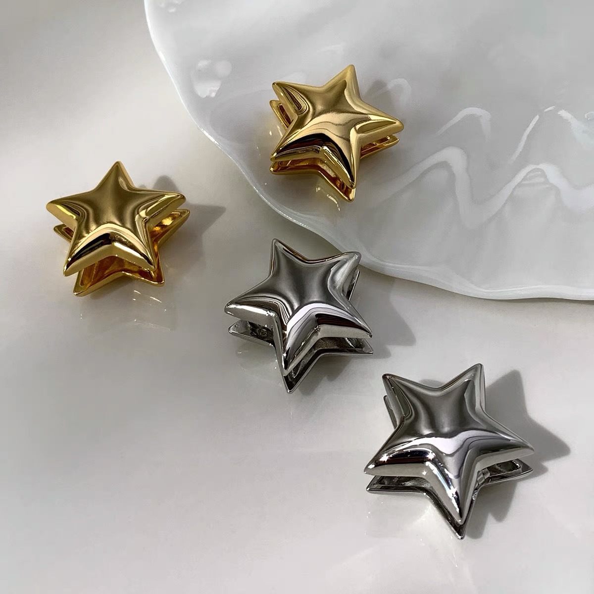 Fashion Star Plating Copper Ear Studs display picture 3