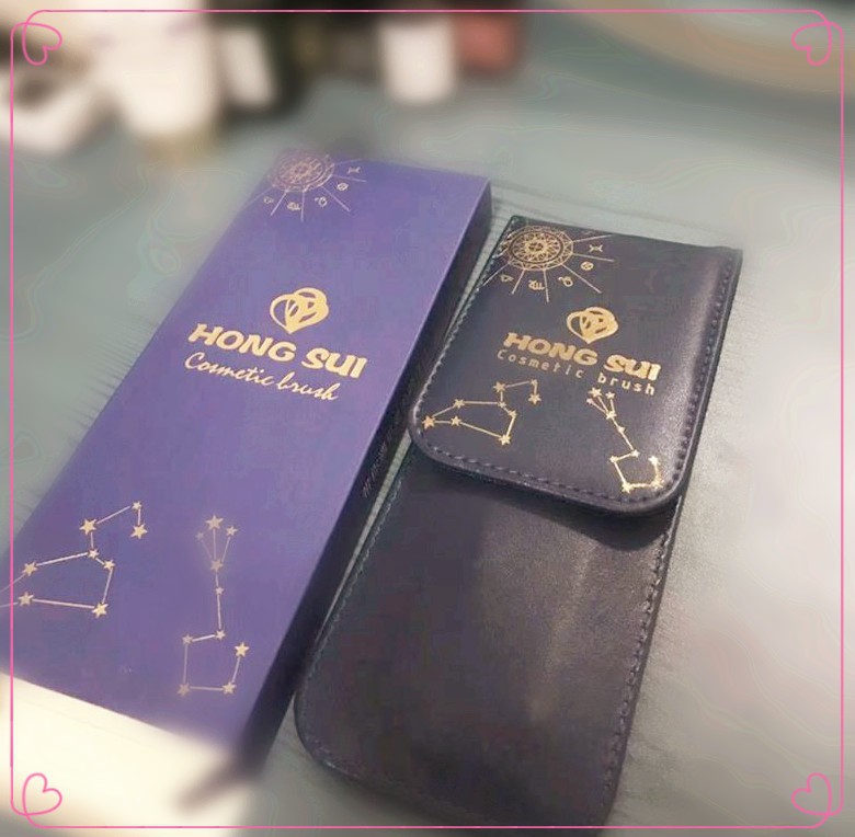 Venta directa de fábrica cinco mango de madera bolsa de cuero cepillo conjunto Internet popular cepillo conjunto fácil de llevar herramientas de maquillaje sin pelusa