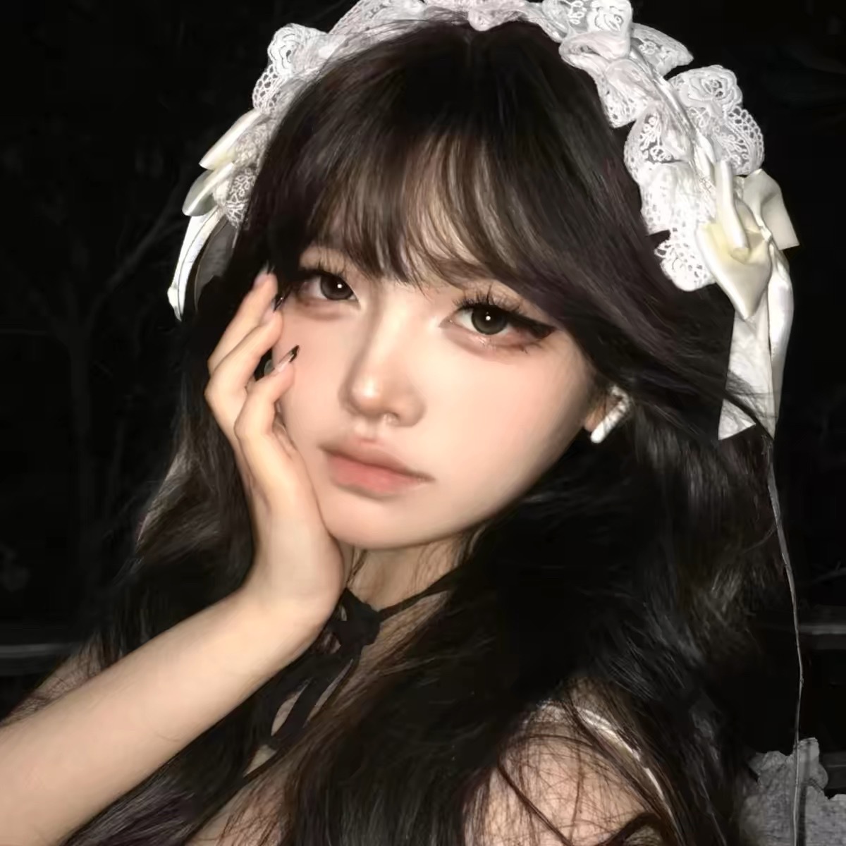 White hairgrip with bow