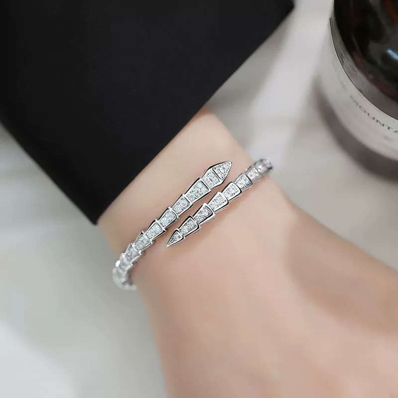 Zirconium Women's Bracelet, Elegant Light-Luxury Design, Crystal-Set Bangle, 10×7×1 cm