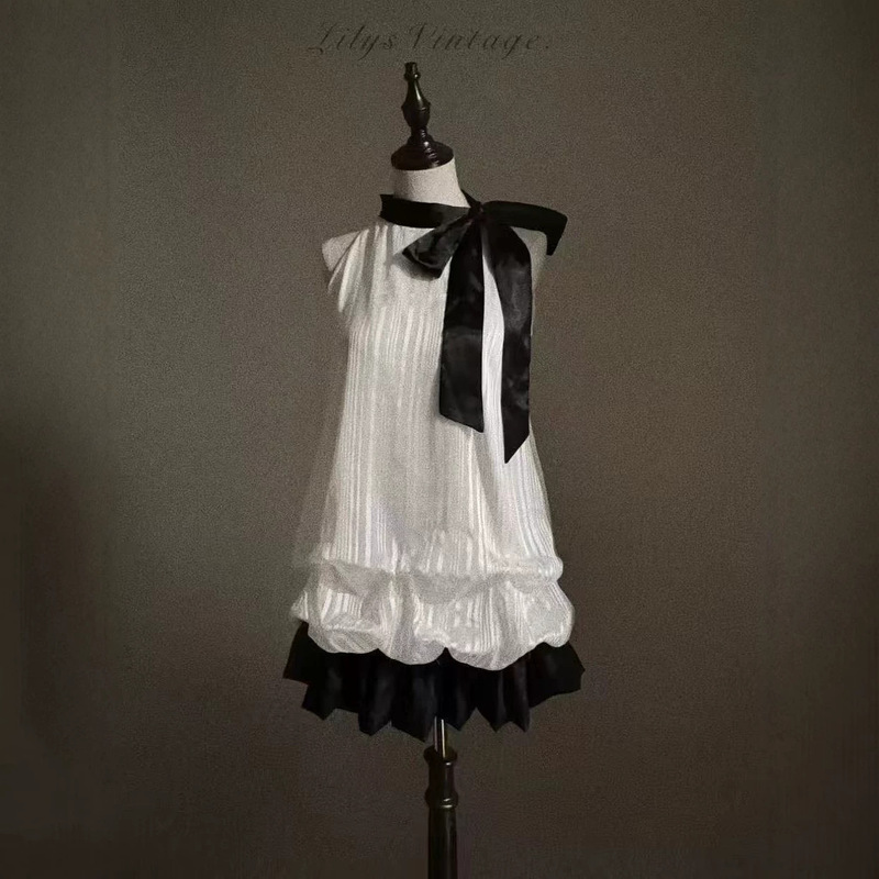 Lilith Vintage Style Halter Neck Floral Dress with Bow Tie and Short Skirt