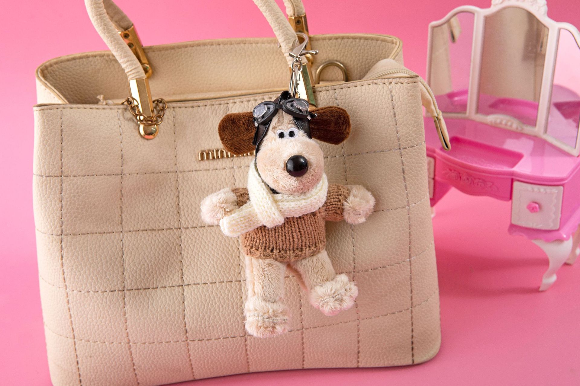 Свитер, подвеска