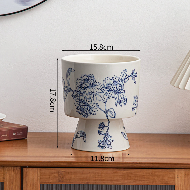 Lotus large [mouth 15.8 height 17.8]