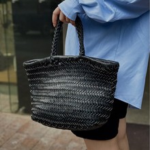 编织真皮包包女2025新款手工菜篮子包流行百搭轻便通勤手提单肩包