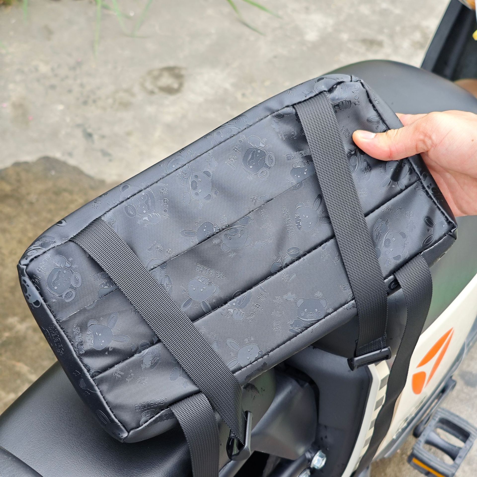 Take-out electric car sunscreen cushion cover tricycle shock-absorbing seat cushion motorcycle heightening padded cushion sedentary not tired