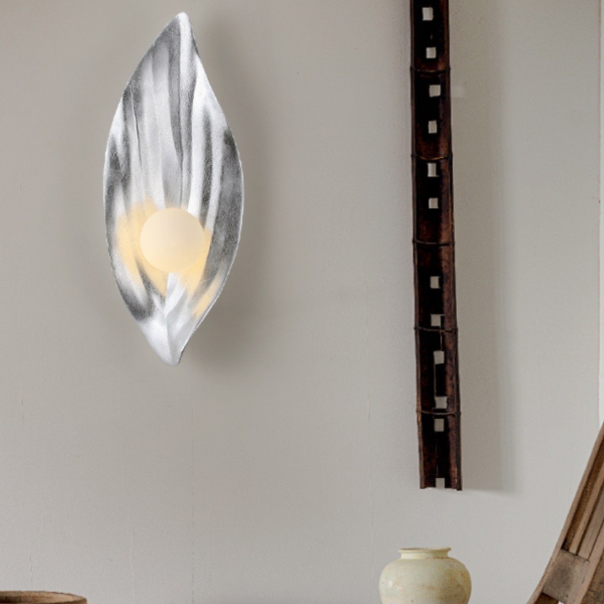 Diseño de luz decorativa, diseñador de estudio, pared de fondo de wabiya creativa, decoración japonesa simple, lámpara de pared de fondo de dormitorio de lámina de oro
