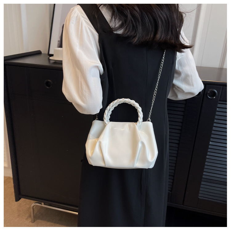 Women's Medium Pu Leather Solid Color Vintage Style Classic Style Zipper Ruched Bag display picture 16