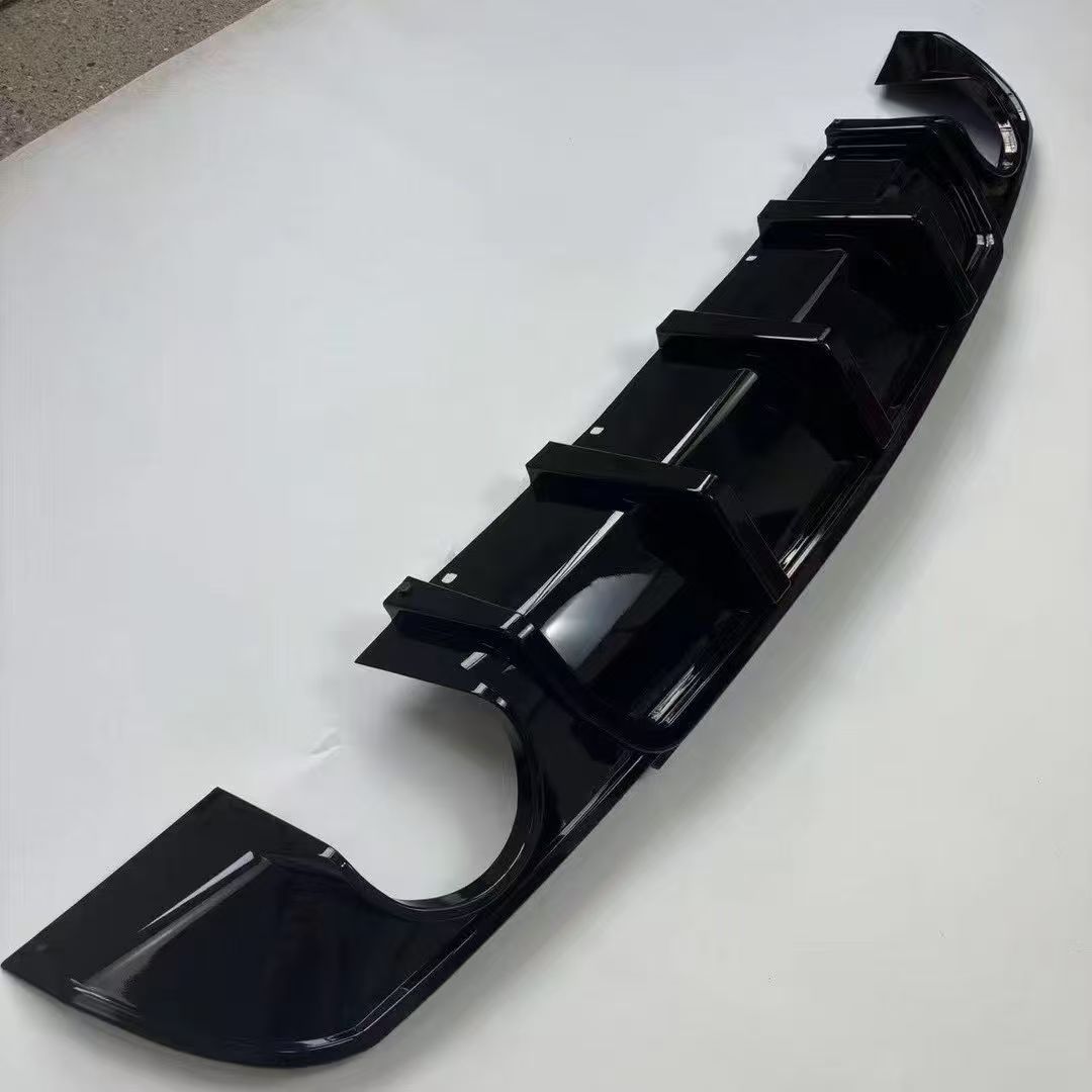 Suitable for 15-23 Models of Chrysler 300C Srt Rear Lip Modification, Rear Diffuser, Rear Spoiler