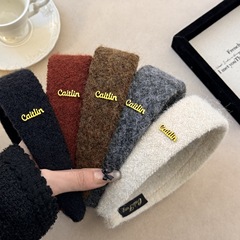 ぬいぐるみのアルファベットの高頭トップのカチューシャ