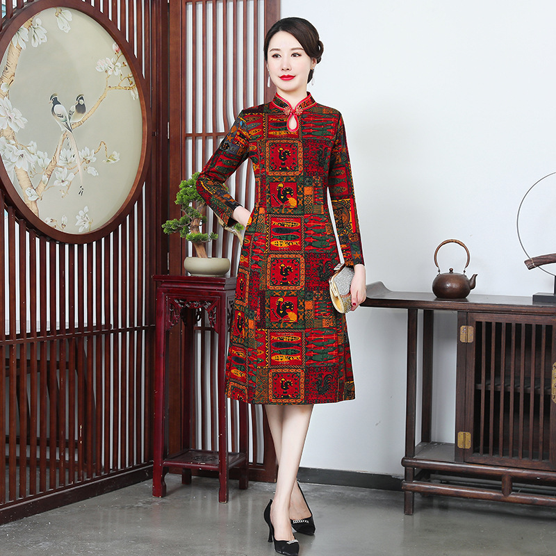 Ethnic retro retro dress