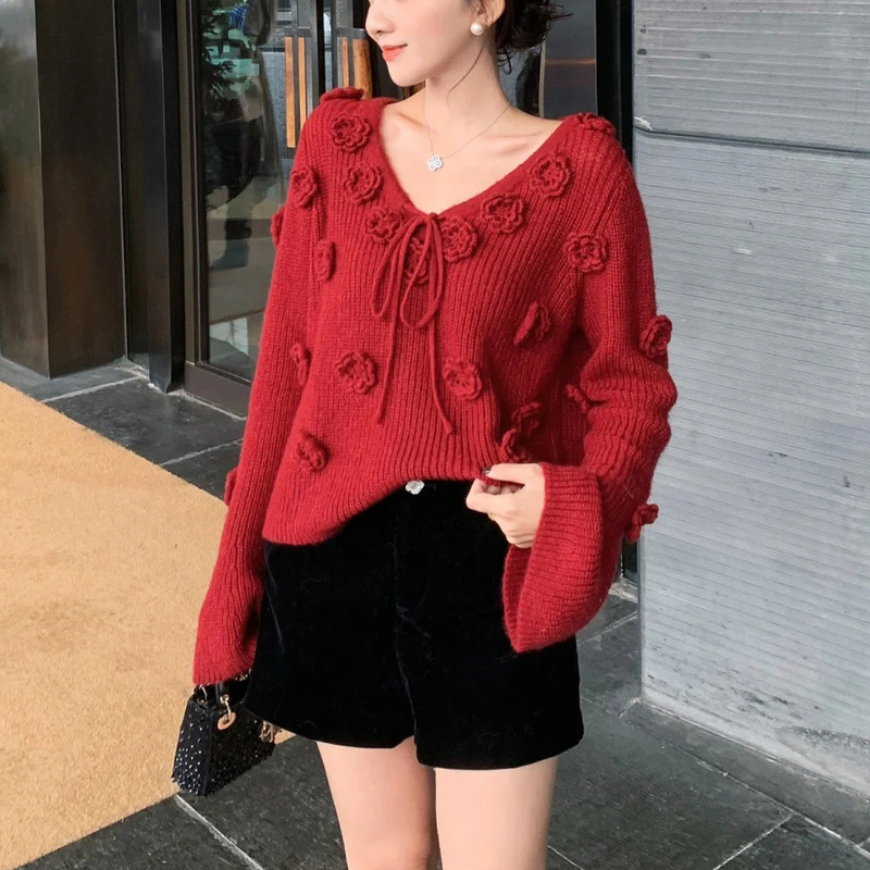2025 Early Spring New Lazy Gentle Style Three-dimensional Flower V-neck Red Loose Short Lace-up Knitted Sweater for Women
