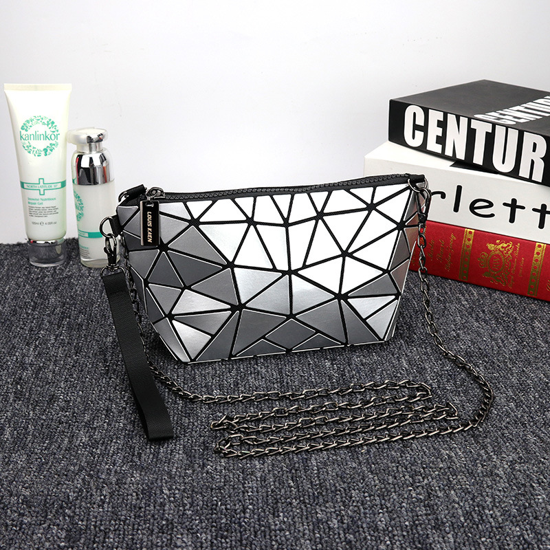 Small shoulder bag