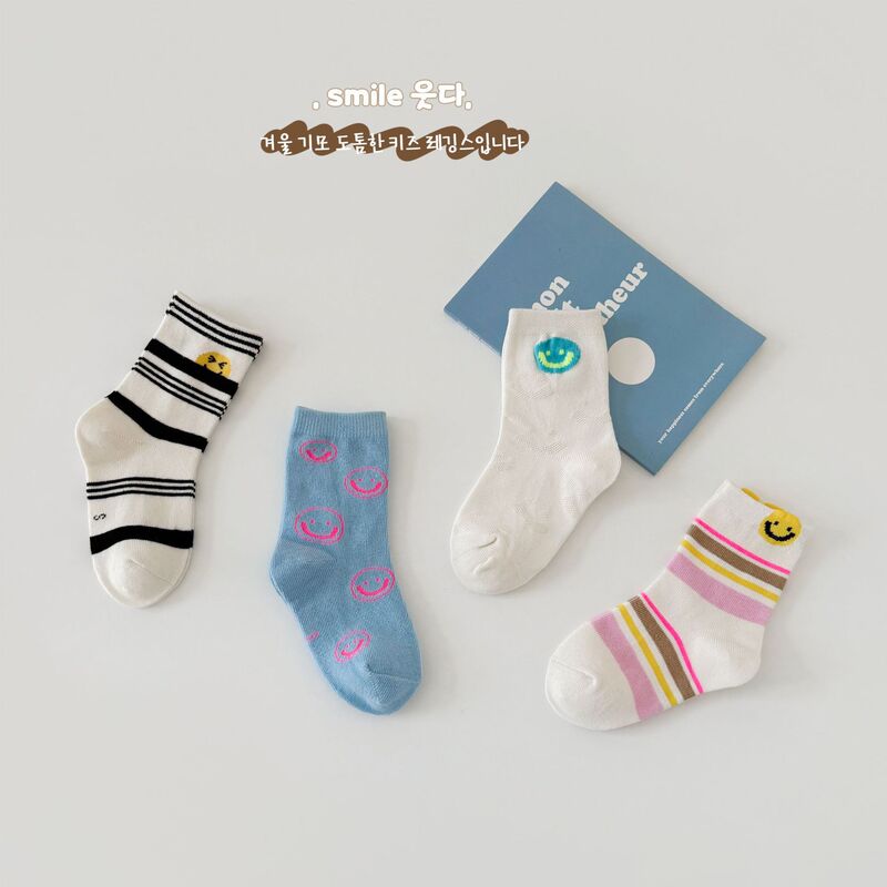 Q24159 Children's Socks with Colorful Stripes, Korean Style, Unisex Mid-Tube Cotton Socks, Autumn and Winter Cute Smiley Face Student Socks Q24159 Children's Socks with Colorful Stripes, Korean Style, Unisex Mid-Tube Cotton Socks, Autumn and Winter Cute Smiley Face Student Socks