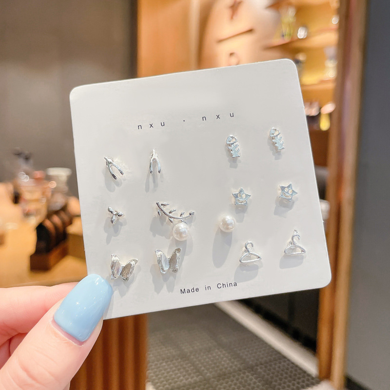 Pendientes de verano de una semana traje de sueño sin recoger pendientes pequeños exquisitos nichos simples pendientes populares para las mujeres