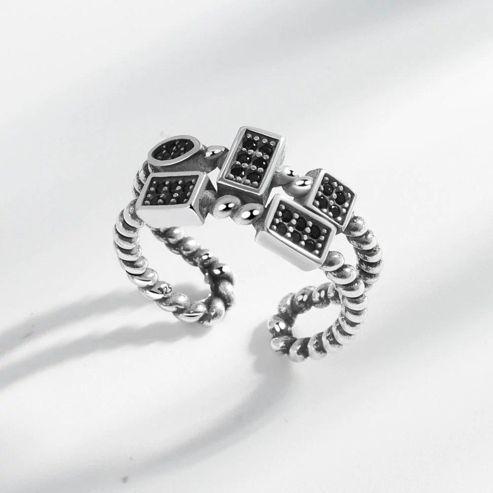 Retro brand ring hip-hop style, Japanese and Korean, simple and elegant design, on index finger