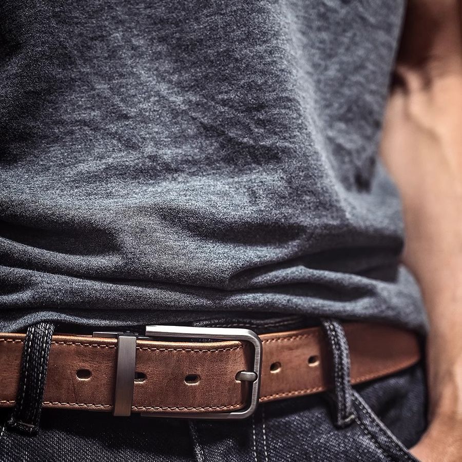 Handgefertigter Rindsleder-Gürtel aus Vollnarbenleder mit Schnalle, vintage pflanzlich gegerbt, echtes Leder, robuster Herrengürtel im Workwear-Stil mit gebrauchter Optik