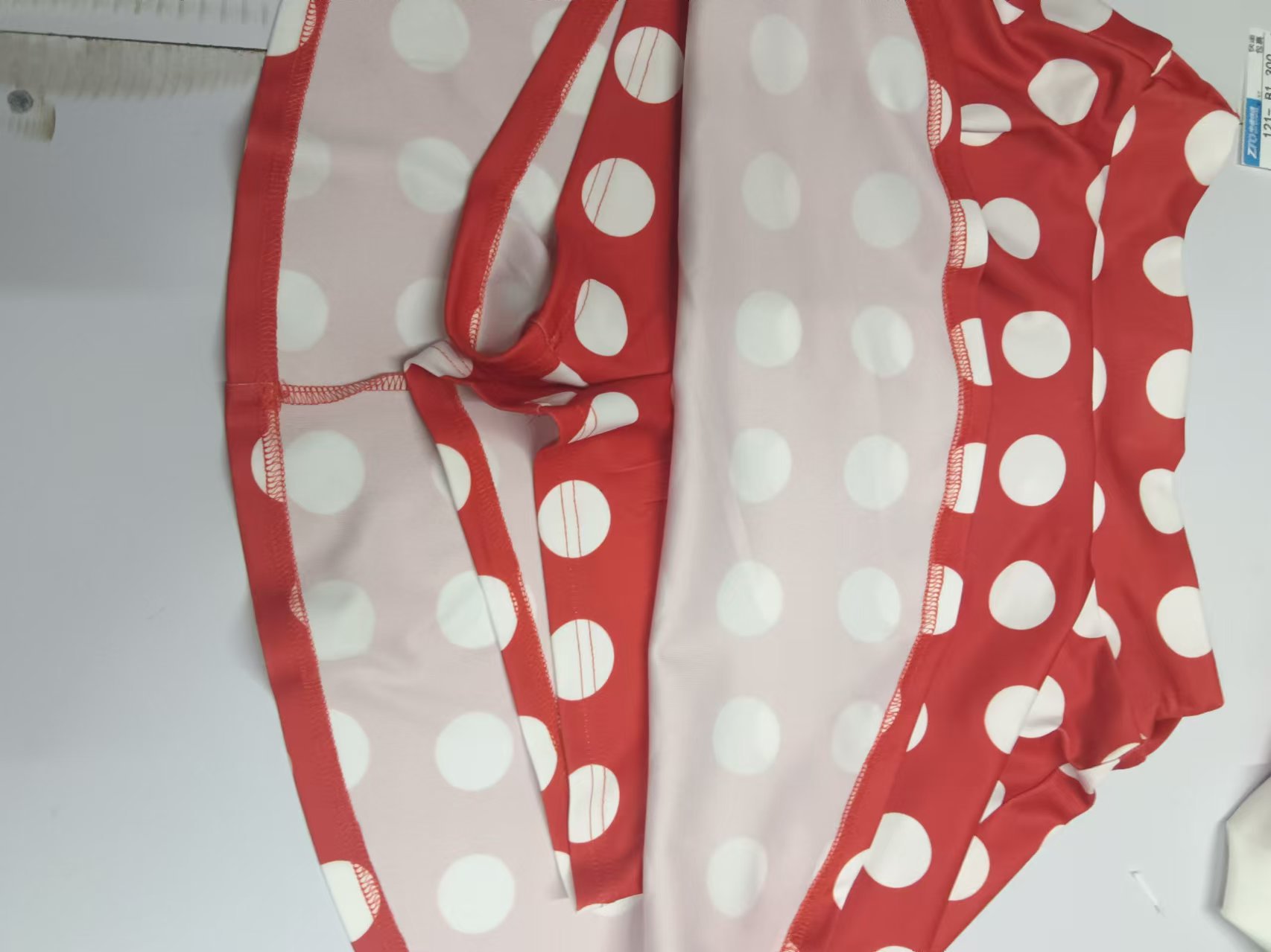 빨간색 물방울 무늬 안감 (숏 기장)