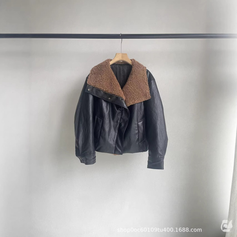 Ma Sichun's Same Style down Jacket, Autumn/Winter 25, 90% White Duck Down, Wool Collar, Pu Leather Patchwork, Jacket-Style Coat for Women Ma Sichun's Same Style down Jacket, Autumn/Winter 25, 90% White Duck Down, Wool Collar, Pu Leather Patchwork, Jacket-Style Coat for Women