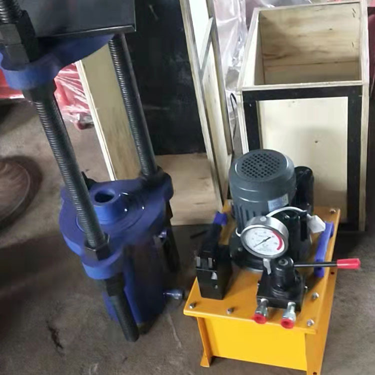 Small Portable Chain Press Chain Rail Disassembly Machine Portable Chain Press and Sleeve All-In-One Machine Excavator Disassembly Tool
