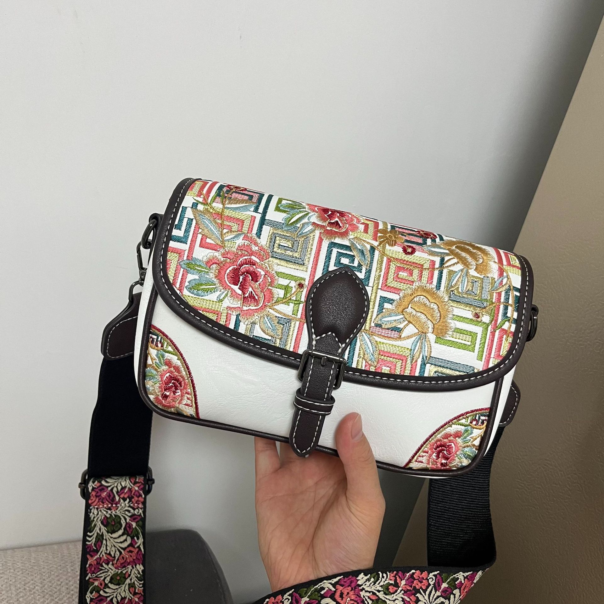 One-shoulder bag
