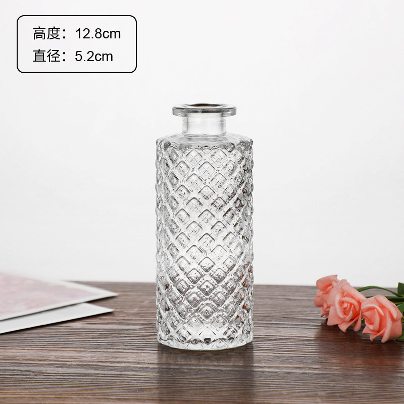 Transparent glass vases for decorating dining tables, home