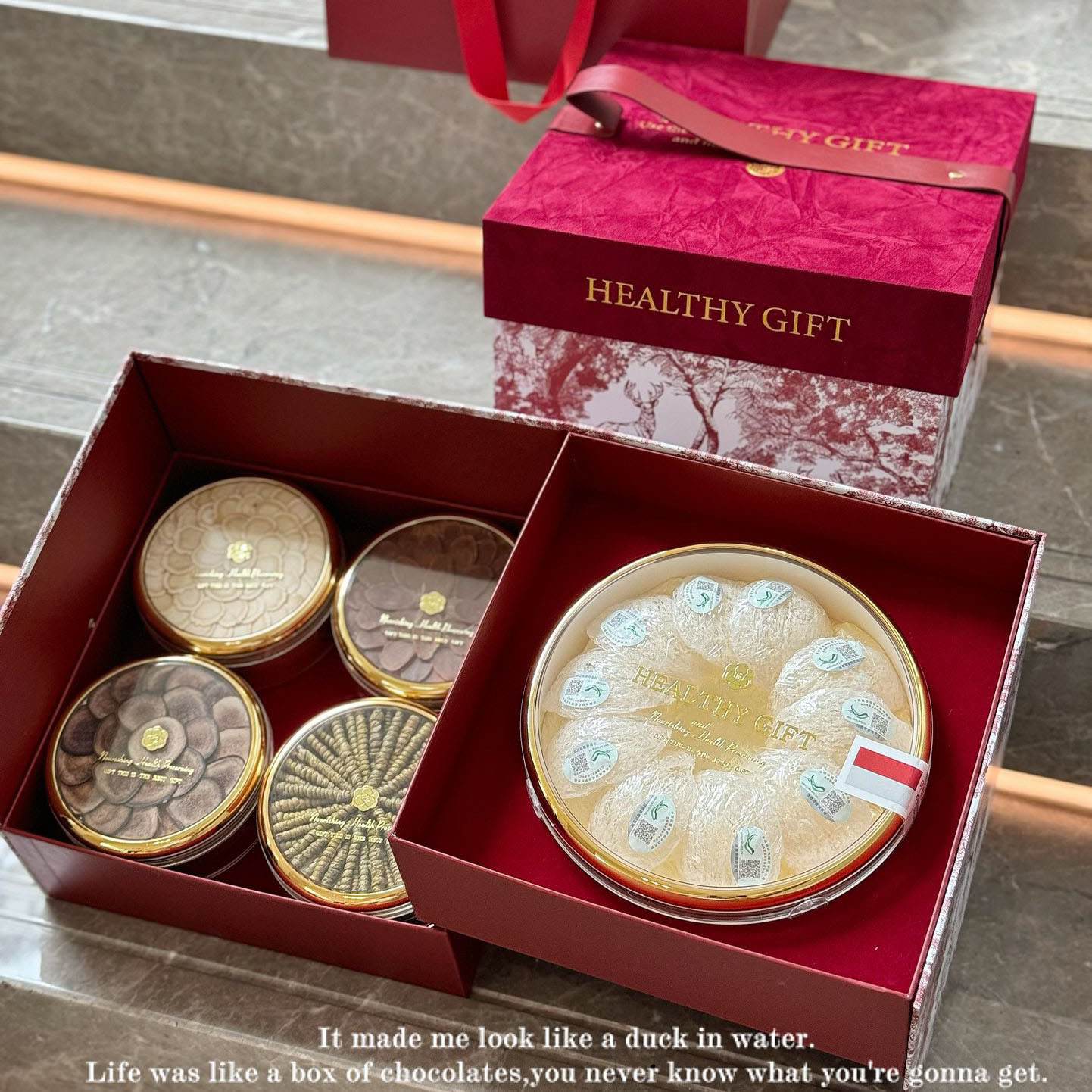 Red Velvet Eight Treasure Gift Box American Ginseng Dendrobium Red Ginseng Deer Antler Reishi Tangerine Peel 190g in use
