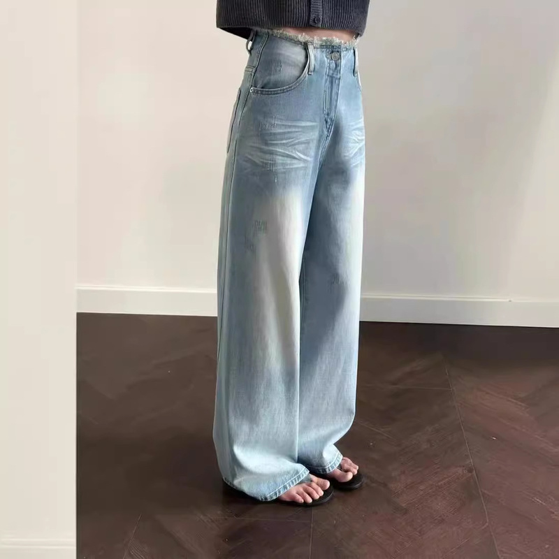 Thirteen lines are really good to cry ~ show straight legs! Basic Retro High Waist Slimming light blue Straight Leg Jeans