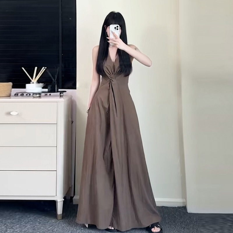 Light Luxury Black Halter Neck Dress for Women, Summer 2025 New Style, V-Neck, Super Long Dress That Reaches the Ankles