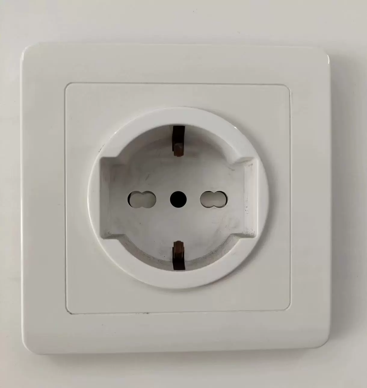 Luoge Wall Ultra-Thin Switch Panel - Lightweight, Multi-Config Electrical Socket Box with Light