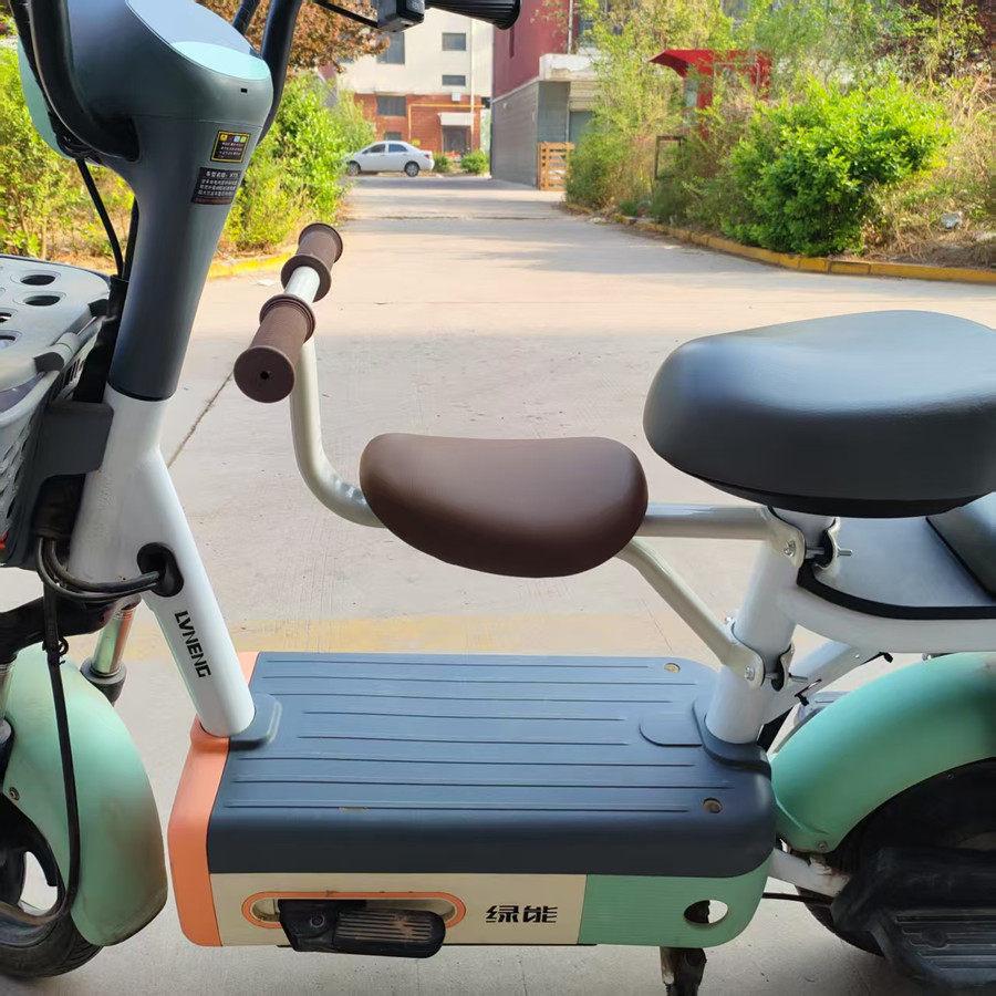 Aima Ya Xinri Electric Scooter with Simple and Safe Front-Mounted Baby Seat for Infants and Young Children