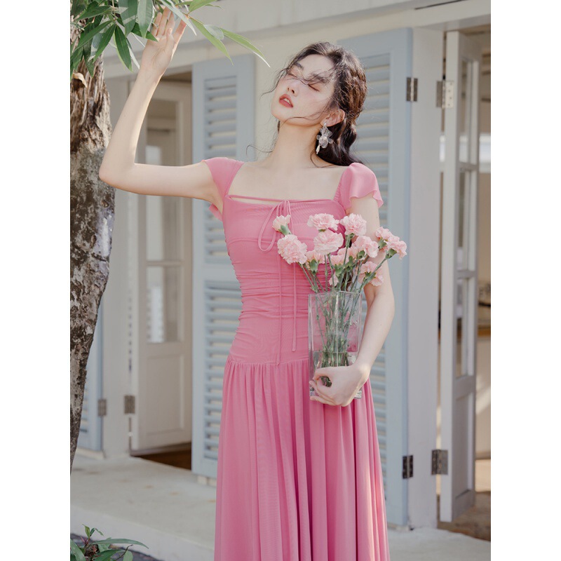 Real shot 2023 seaside holiday atmosphere shows white plum pink knitted dress dance skirt pleated sweet skirt