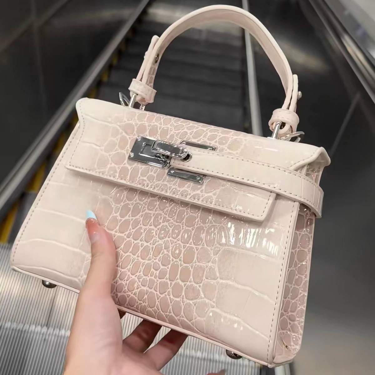 Crocodile Pattern Kelly Bag Women 2025 New Niche Light Luxury Easiest for Match Temperament Handbag Single Shoulder Crossbody