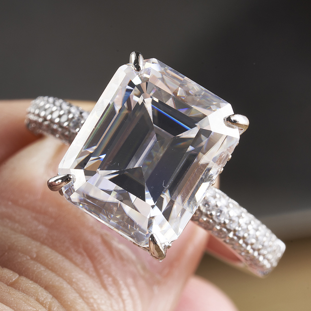 Anillo de compromiso de plata esterlina de 8 quilates de gran tamaño, color D, VVS con certificado