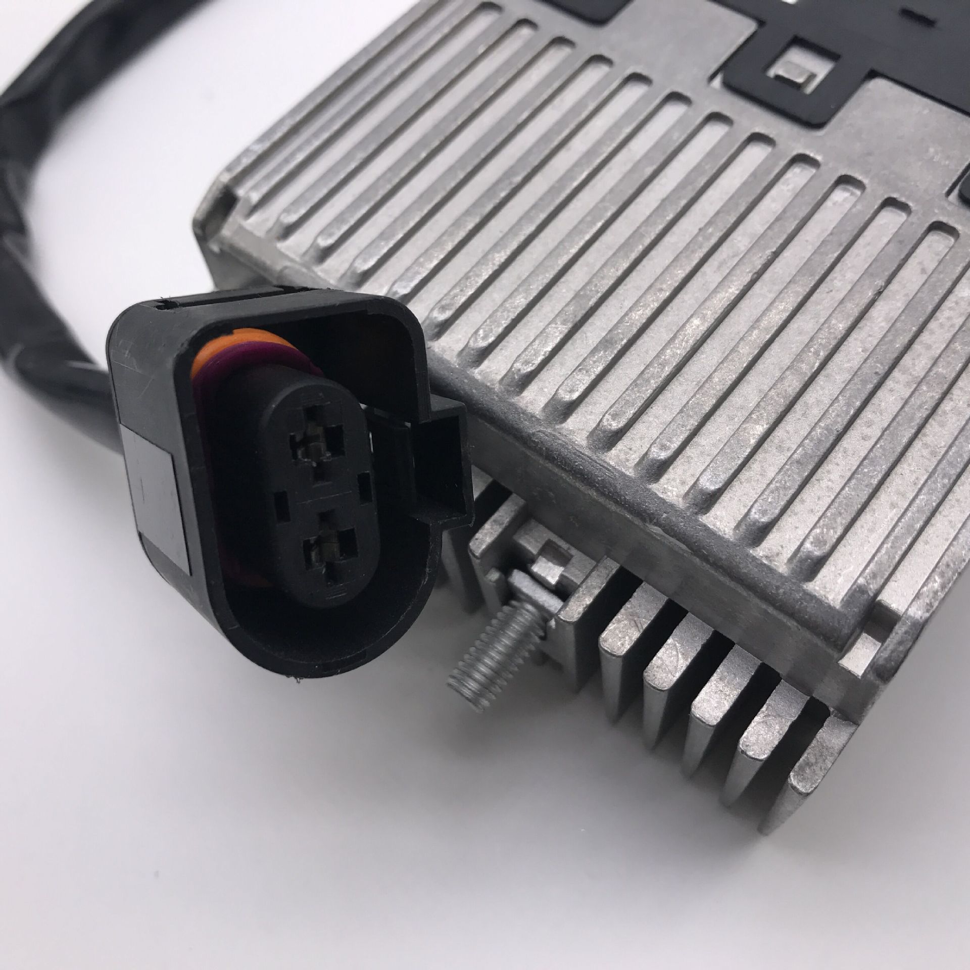 Aplicable a Volkswagen Passat B5 Audi A6 ventilador controlador electrónico ventilador controlador 8D 0 959 501 C