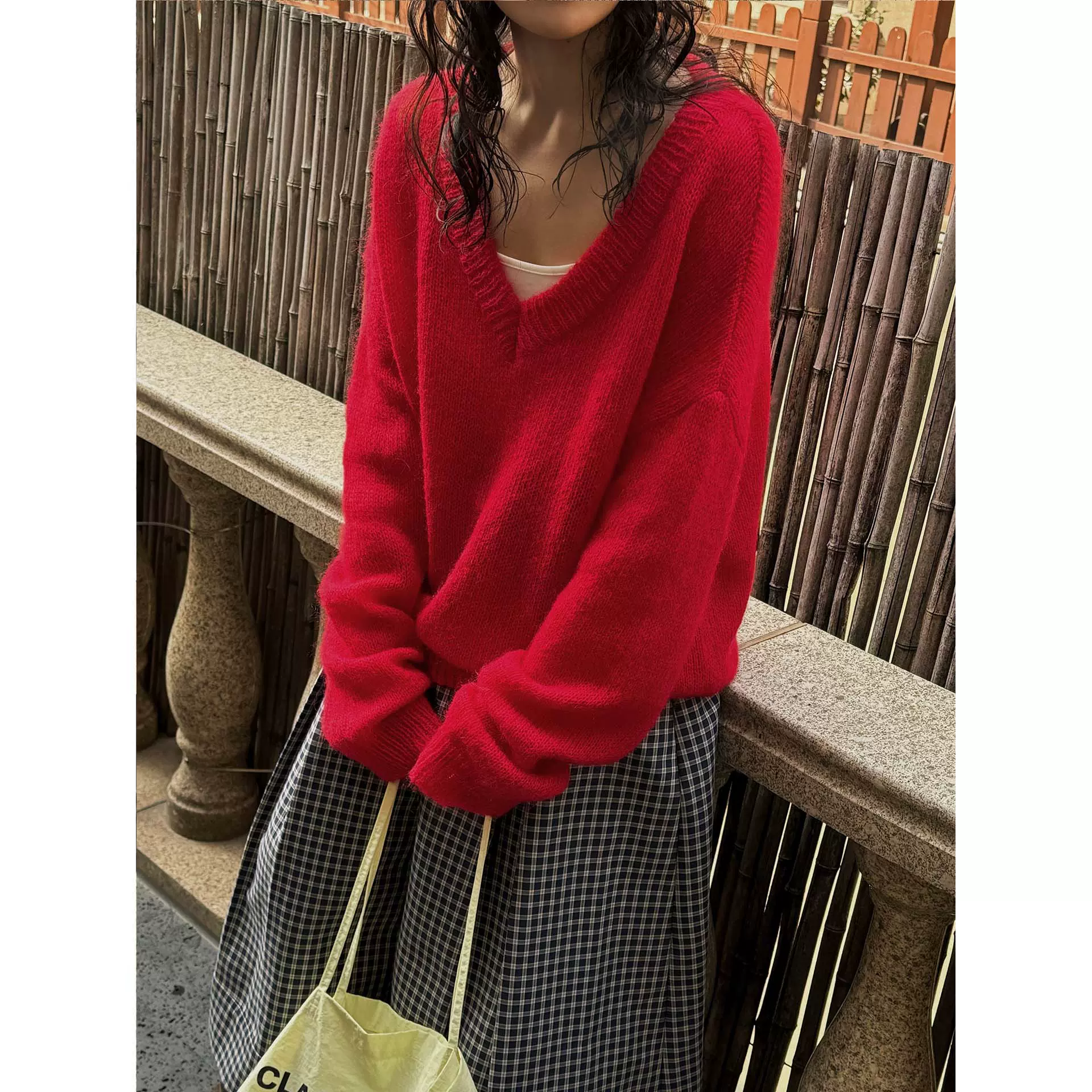 卢浮早春新款韩系慵懒风V领马海毛针织羊毛毛衣柔软蓬松上衣女