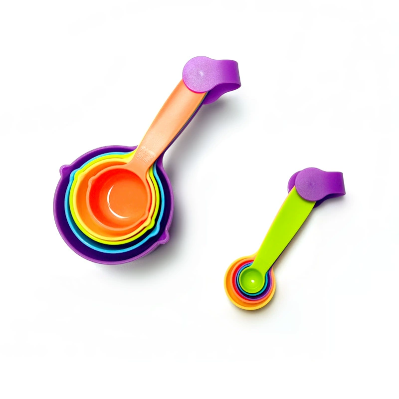Plastic measuring cup, detachable set