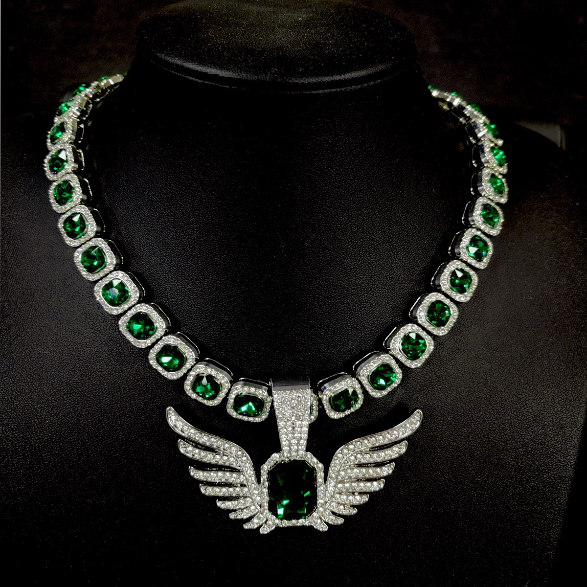 Alloy light luxury niche men and women fashion angel ins wing pendant emerald hip-hop Cuban chain_voghion.com