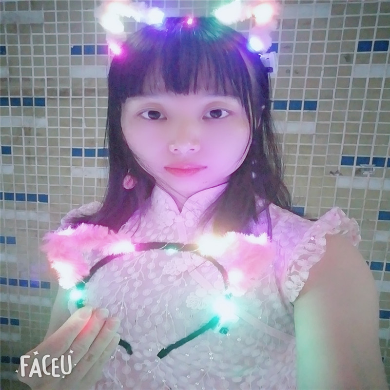 El Festival de Primavera ya está abierta: varitas mágicas brillantes, bolas de burbujas mágicas con cielo estrellado, linternas de mano de Año Nuevo, suministros para puestos callejeros de Año Nuevo.