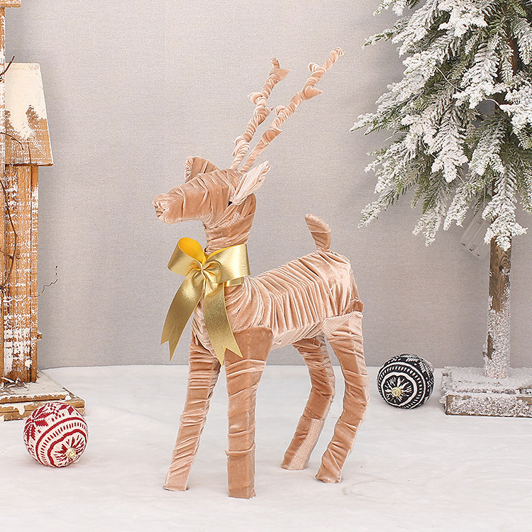 Set di decorazioni natalizie: statuetta di alberi e renne avvolti in tessuto, struttura in ferro, 3 pezzi._voghion.com