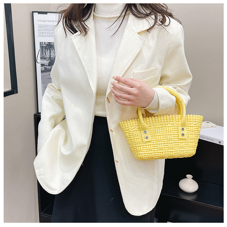 2025 New trendy and versatile crossbody mini vegetable basket jelly bag, fashionable hand-held woven bag, mini tote women's bag undefined